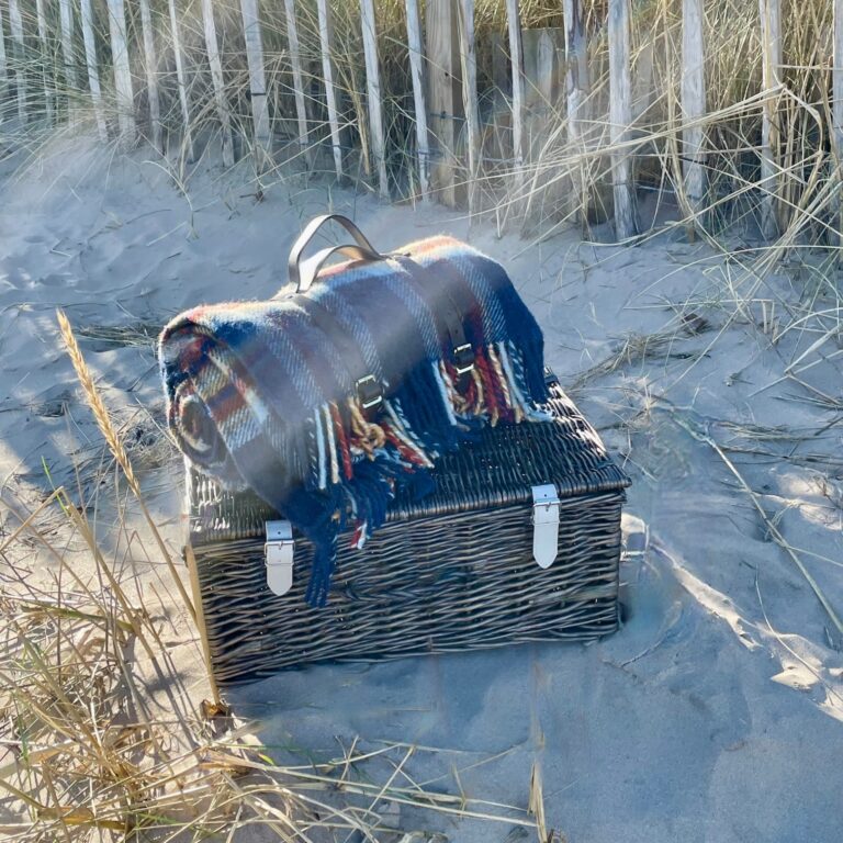 Picnic Blanket Hamper Beach Image 768x768
