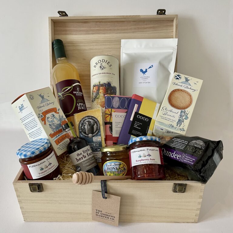 The St Andrews Hamper Company Tastes of Scotland Tuck Box 1 768x768