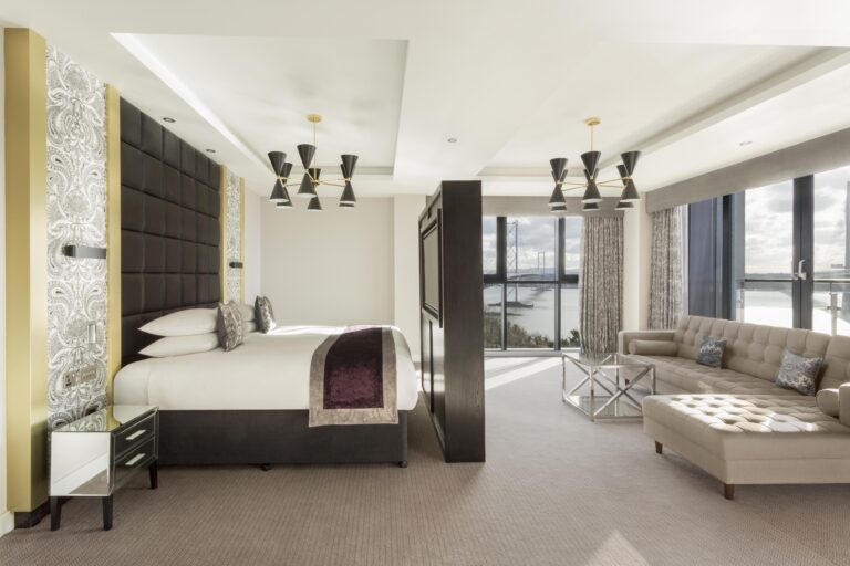 Executive Suite Shot 2 768x512