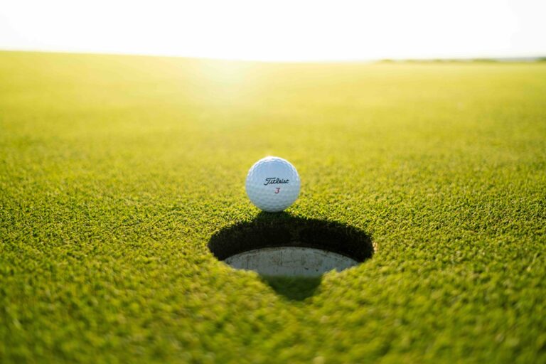 golf background 768x512